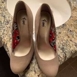 Size 5 heels, never worn